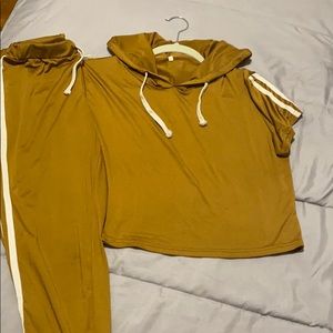 Used Sweat suit size Medium